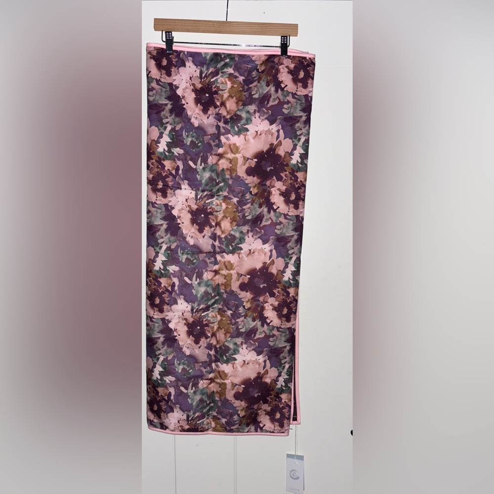 Johnny Was Calme Violetta Floral Reversible Yoga Towel 70"X40" Multicolor NEW - Picture 4 of 6